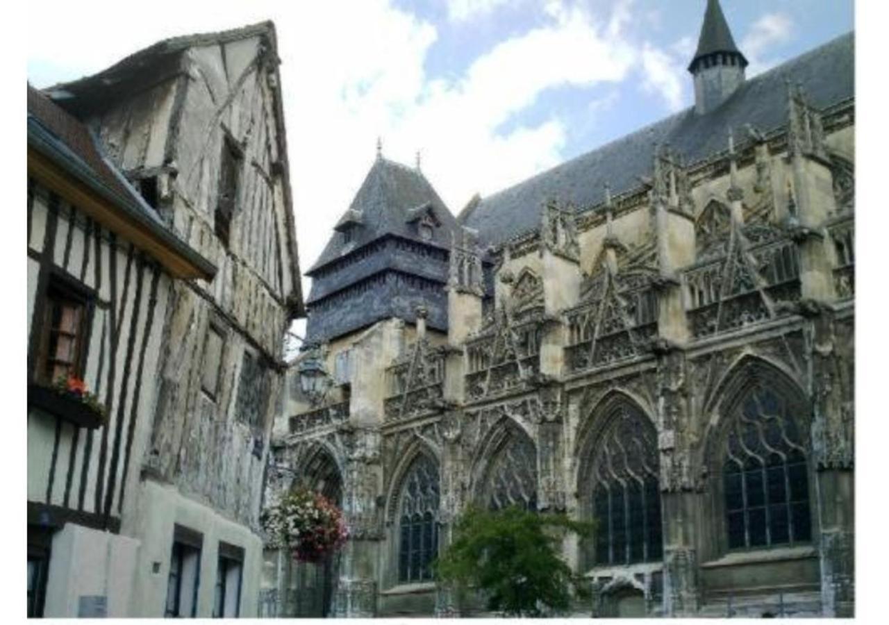 Hotel De La Tour Pont-de-lʼArche Екстериор снимка