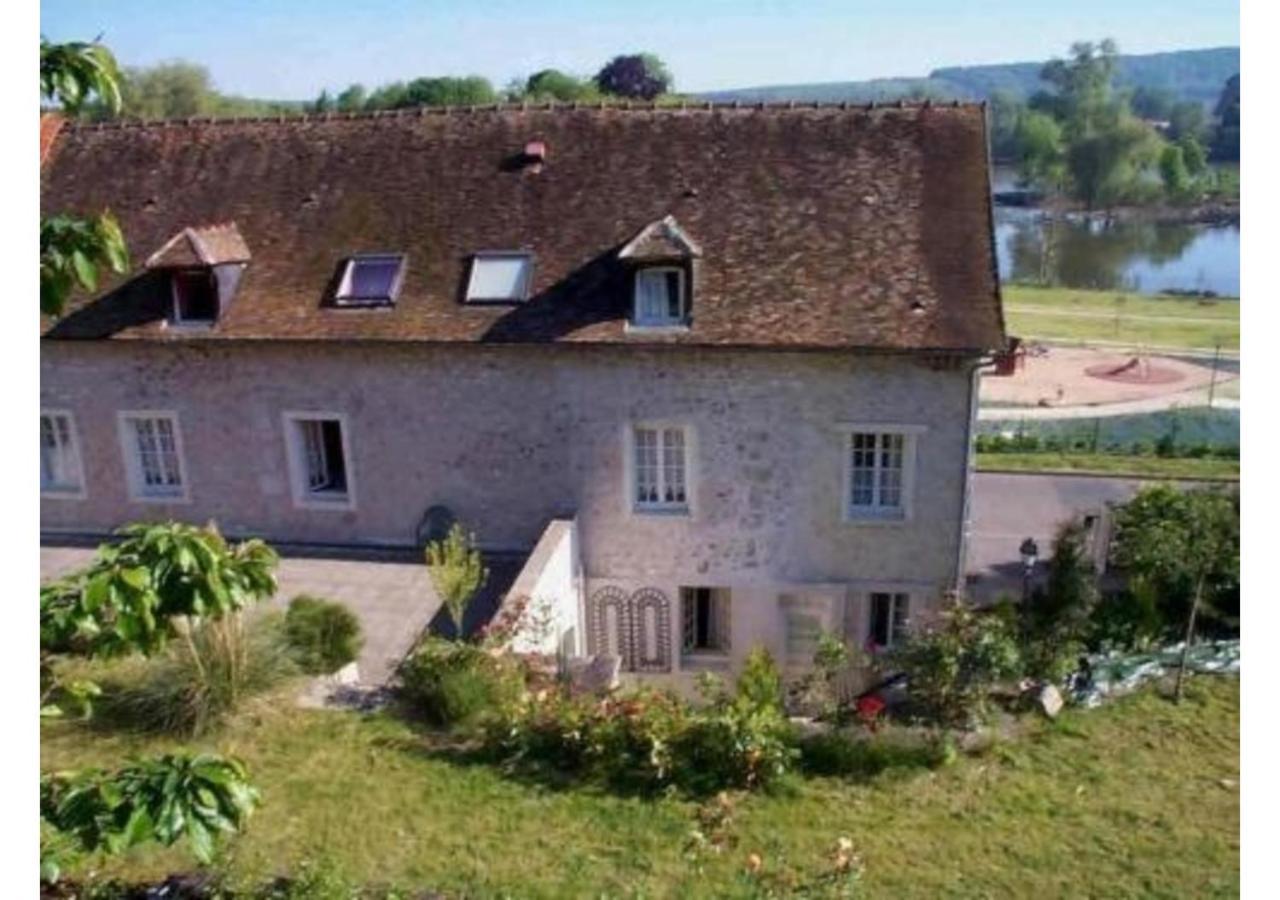 Hotel De La Tour Pont-de-lʼArche Екстериор снимка
