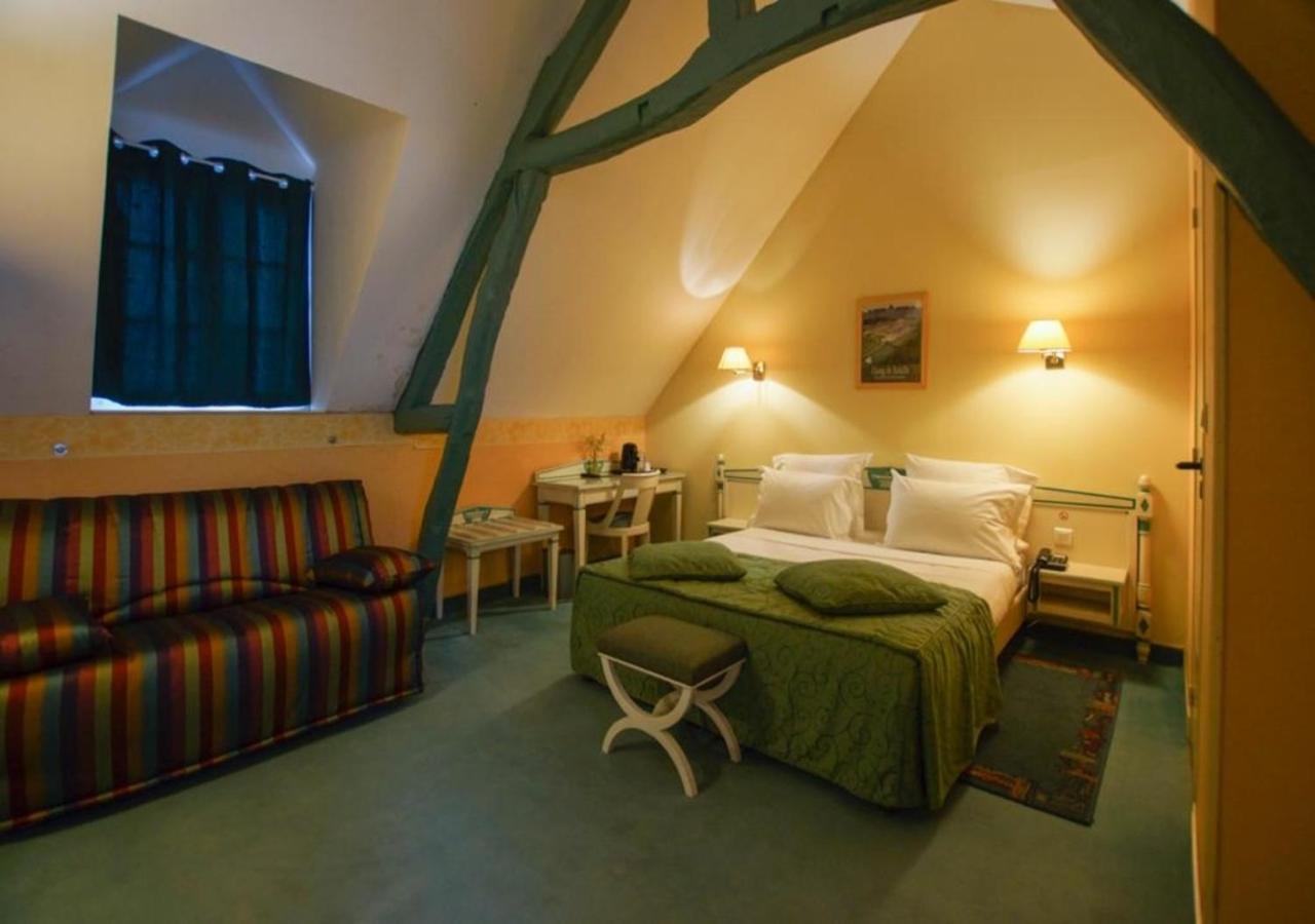 Hotel De La Tour Pont-de-lʼArche Екстериор снимка